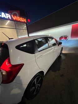 نيسان فيرسا